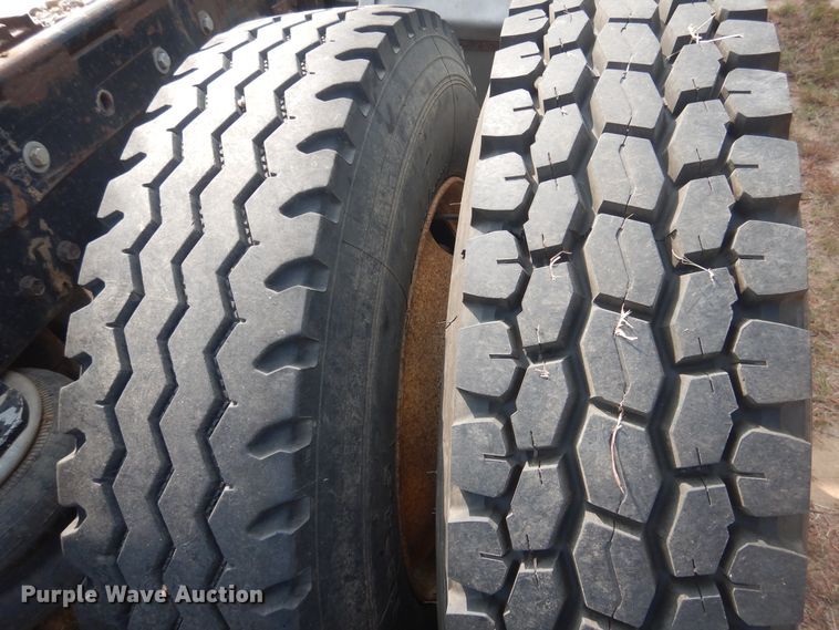 image for item HO9151 1986 Freightliner FLT  semi truck