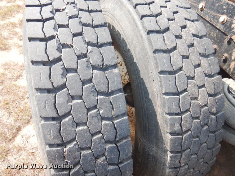 image for item HO9151 1986 Freightliner FLT  semi truck