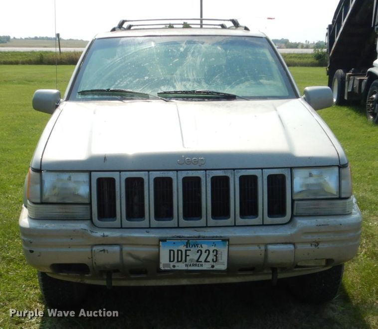 image for item HP9810 1997 Jeep Grand Cherokee  SUV