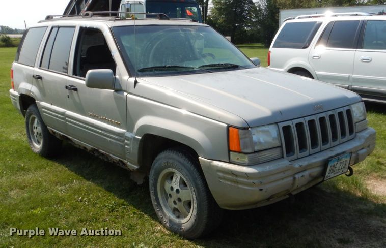 image for item HP9810 1997 Jeep Grand Cherokee  SUV