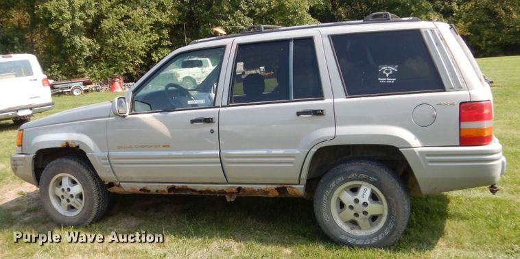 image for item HP9810 1997 Jeep Grand Cherokee  SUV