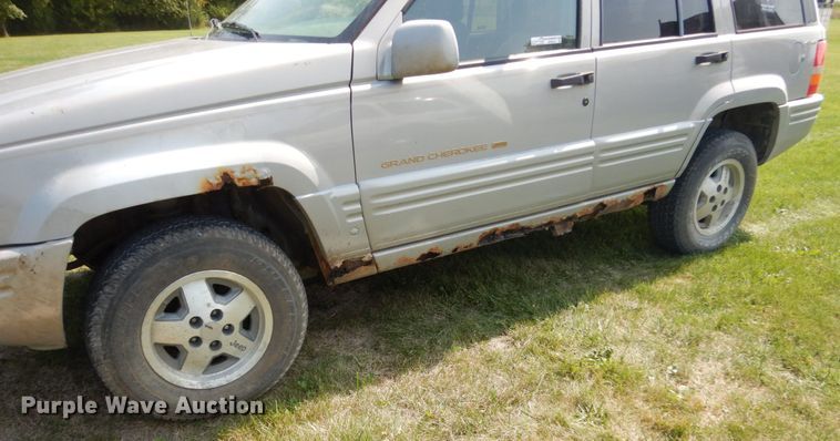 image for item HP9810 1997 Jeep Grand Cherokee  SUV