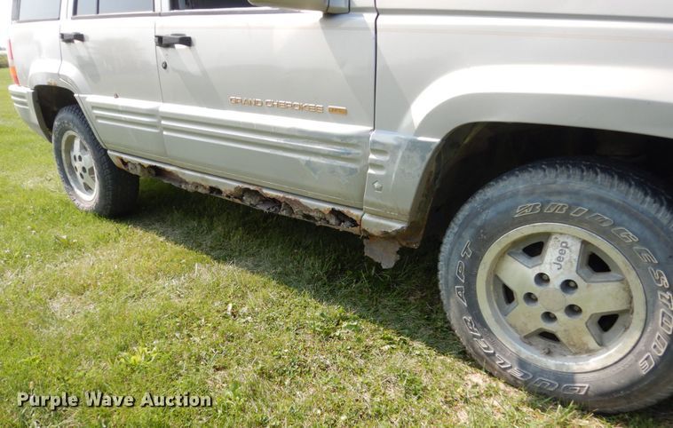 image for item HP9810 1997 Jeep Grand Cherokee  SUV