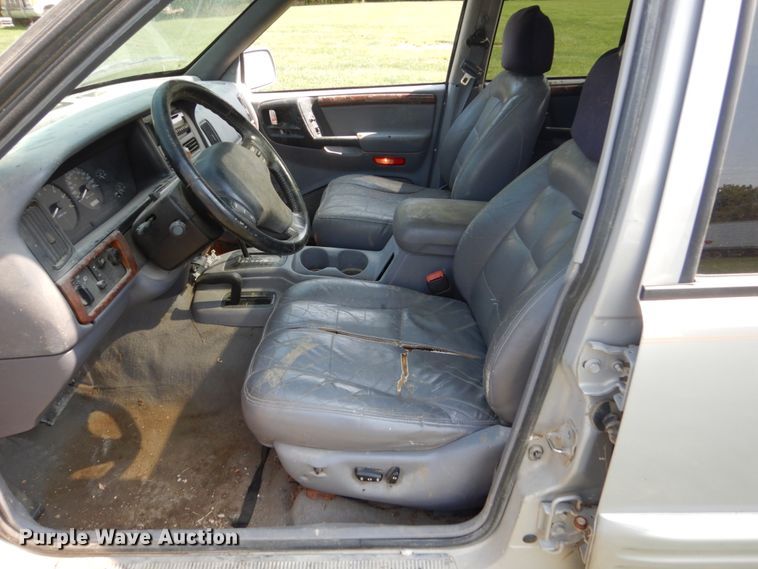 image for item HP9810 1997 Jeep Grand Cherokee  SUV
