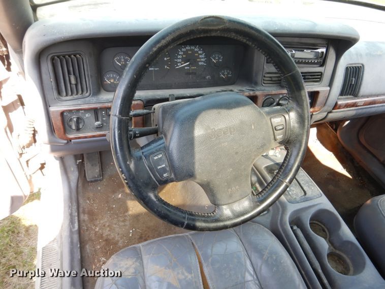 image for item HP9810 1997 Jeep Grand Cherokee  SUV