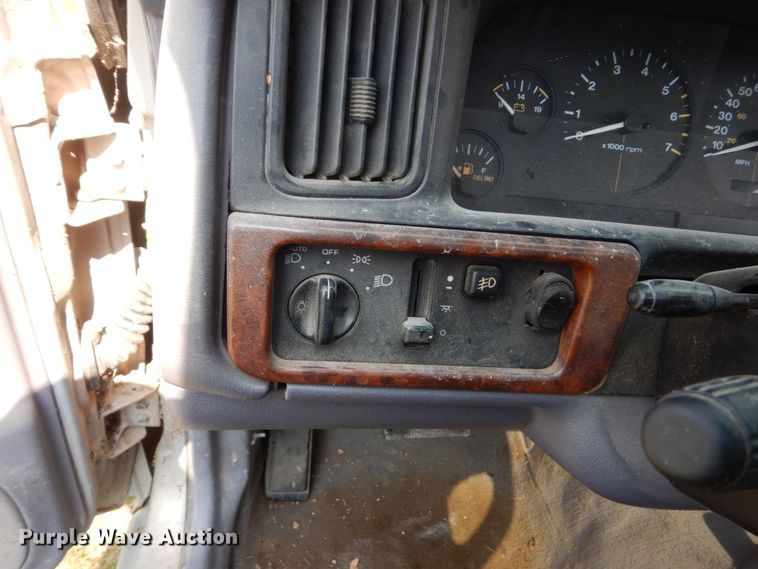 image for item HP9810 1997 Jeep Grand Cherokee  SUV