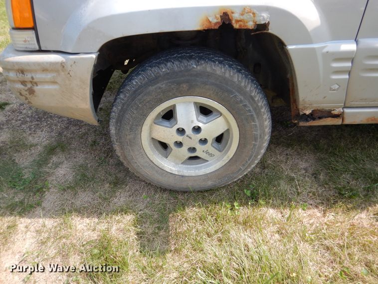 image for item HP9810 1997 Jeep Grand Cherokee  SUV
