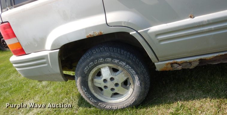 image for item HP9810 1997 Jeep Grand Cherokee  SUV