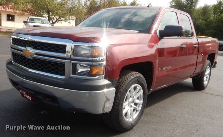 image for item HW9313 2014 Chevrolet Silverado 1500  Double Cab pickup truck