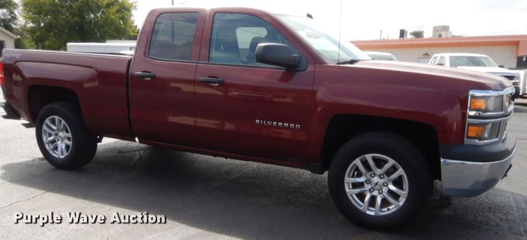 image for item HW9313 2014 Chevrolet Silverado 1500  Double Cab pickup truck