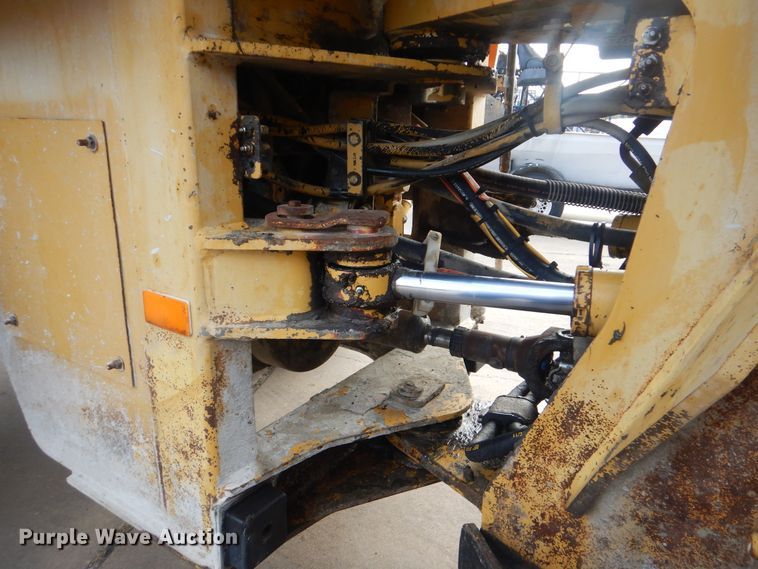 image for item AE9718 1995 Caterpillar 938F  wheel loader