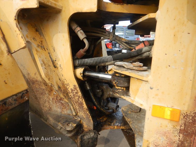 image for item AE9718 1995 Caterpillar 938F  wheel loader