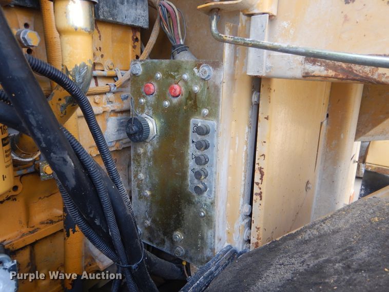 image for item AE9718 1995 Caterpillar 938F  wheel loader