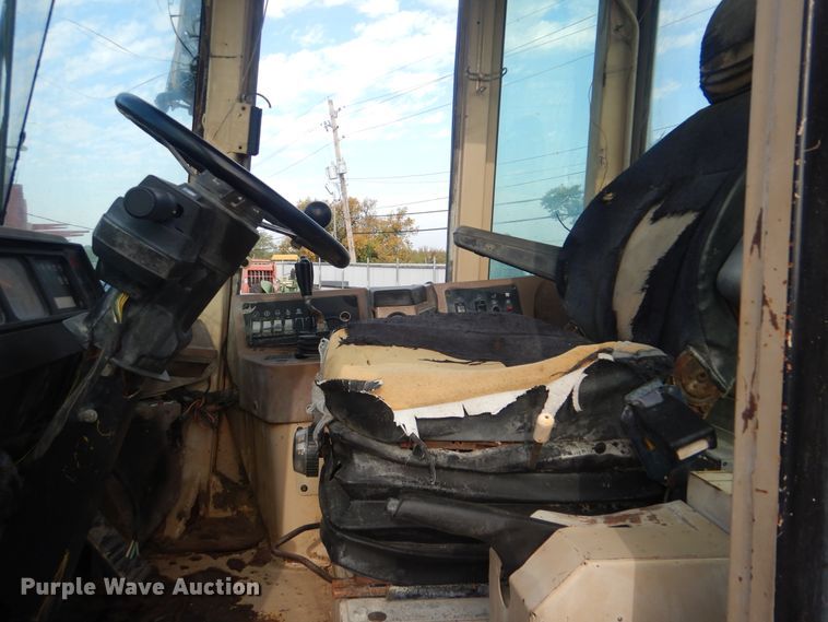 image for item AE9718 1995 Caterpillar 938F  wheel loader