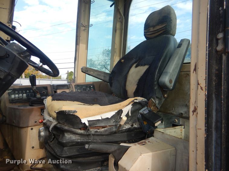 image for item AE9718 1995 Caterpillar 938F  wheel loader