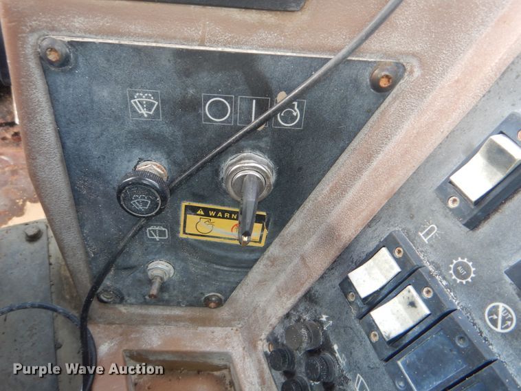 image for item AE9718 1995 Caterpillar 938F  wheel loader