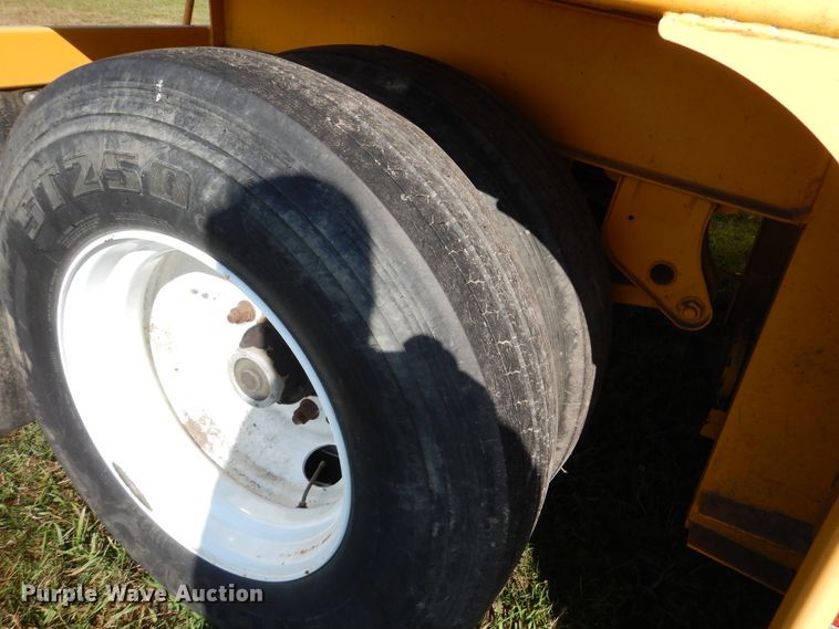 image for item AF9960 Sabre GT452 frac tank trailer