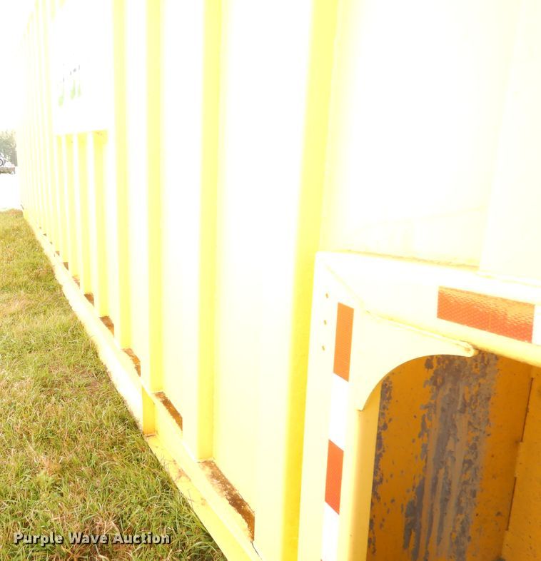 image for item AF9960 Sabre GT452 frac tank trailer