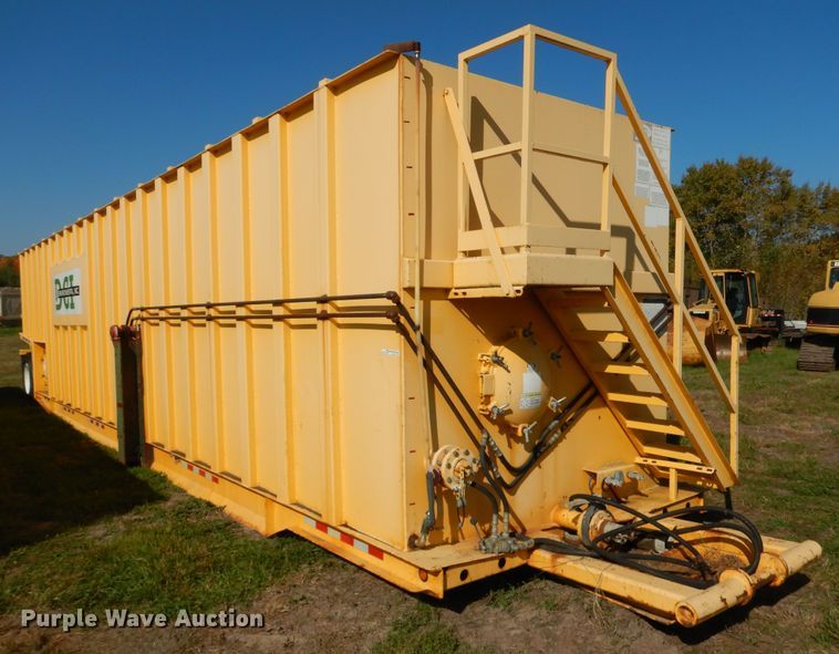 image for item AF9967 Sabre GT452 frac tank trailer