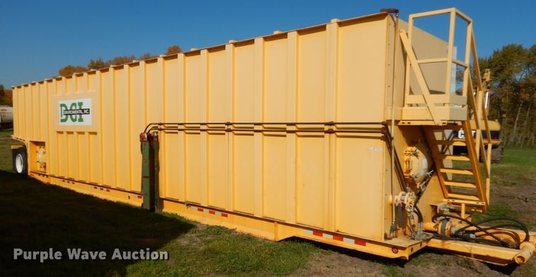 image for item AF9967 Sabre GT452 frac tank trailer