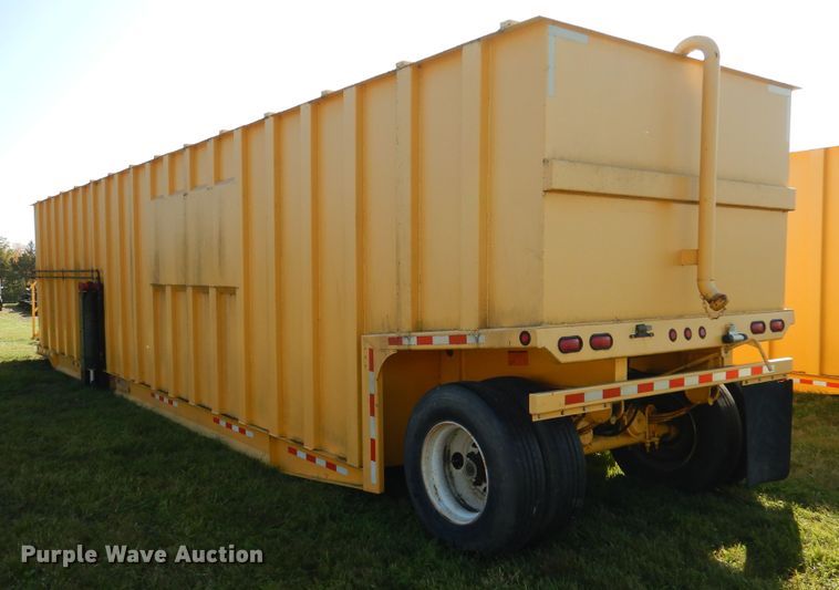 image for item AF9967 Sabre GT452 frac tank trailer