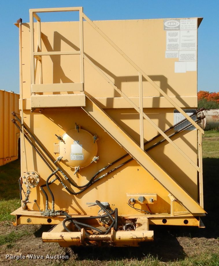 image for item AF9967 Sabre GT452 frac tank trailer