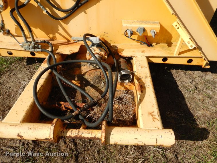 image for item AF9967 Sabre GT452 frac tank trailer