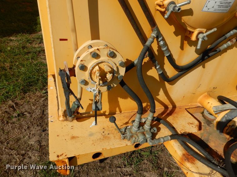 image for item AF9967 Sabre GT452 frac tank trailer