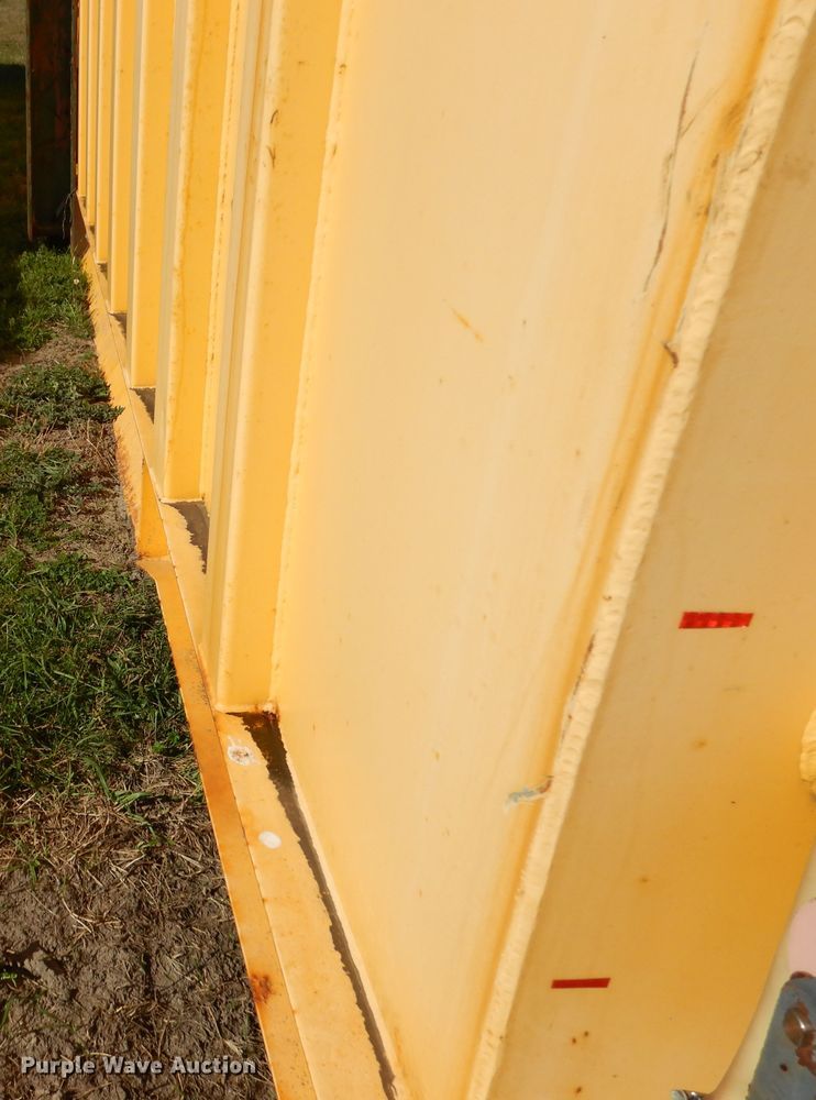 image for item AF9967 Sabre GT452 frac tank trailer