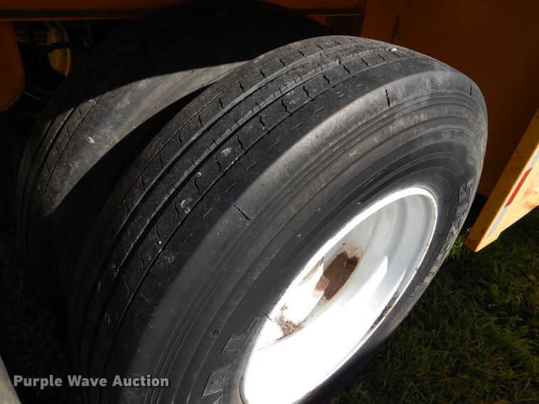 image for item AF9967 Sabre GT452 frac tank trailer