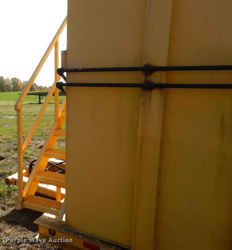 image for item AF9967 Sabre GT452 frac tank trailer