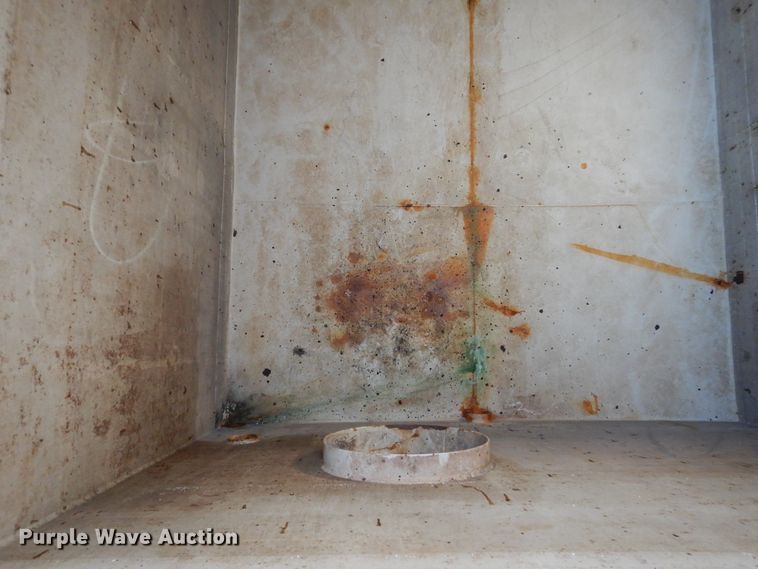 image for item AF9967 Sabre GT452 frac tank trailer