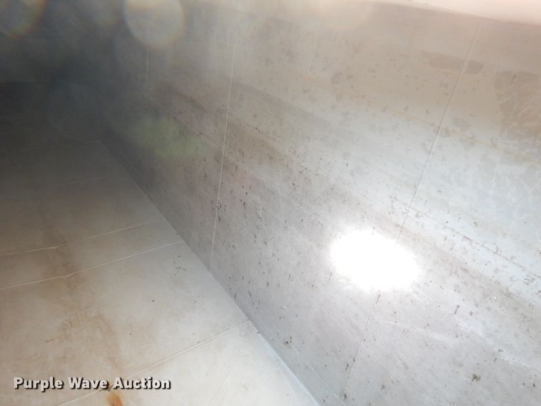 image for item AF9967 Sabre GT452 frac tank trailer