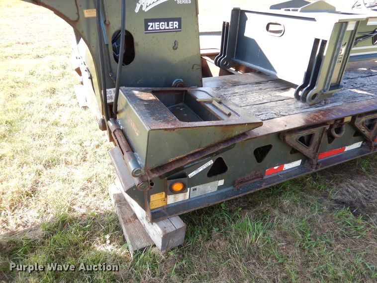 image for item AF9968 2007 Trail King TK110HDG533 lowboy equipment trailer