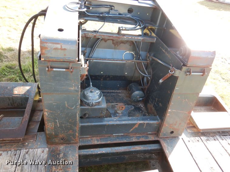 image for item AF9968 2007 Trail King TK110HDG533 lowboy equipment trailer