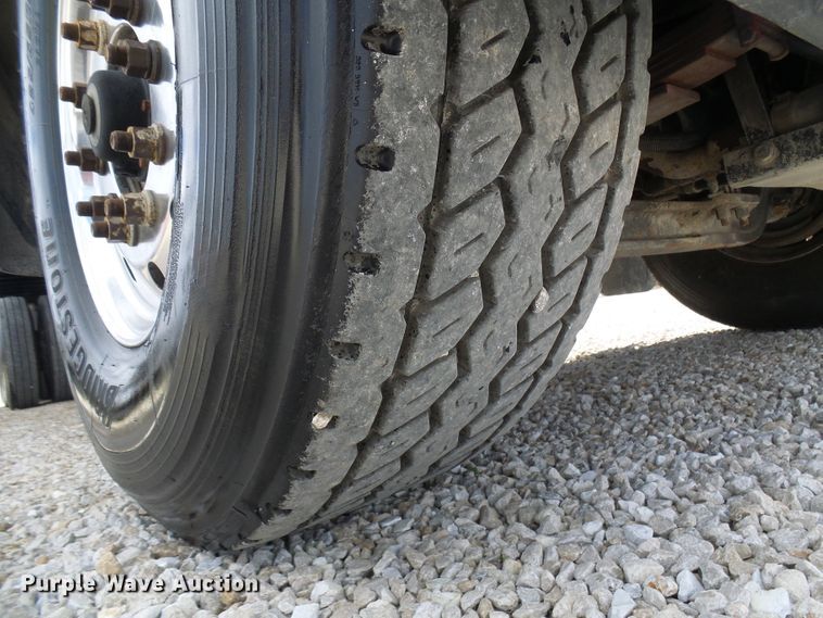 image for item DC2964 2006 Peterbilt 357  dump truck