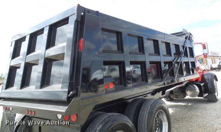 image for item DC2964 2006 Peterbilt 357  dump truck