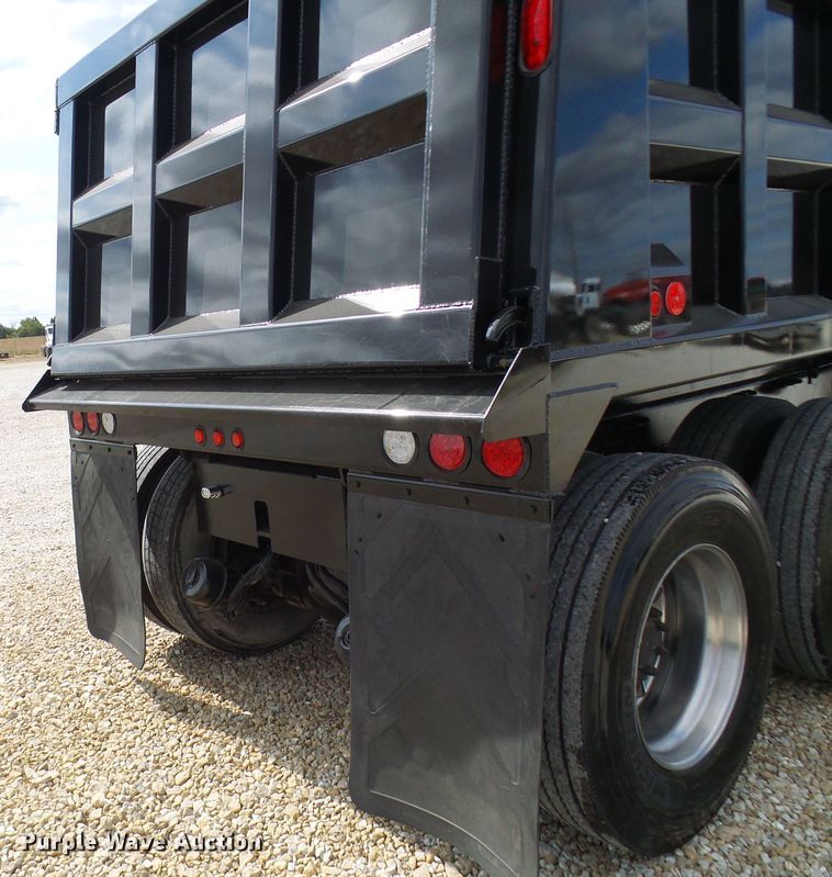 image for item DC2964 2006 Peterbilt 357  dump truck