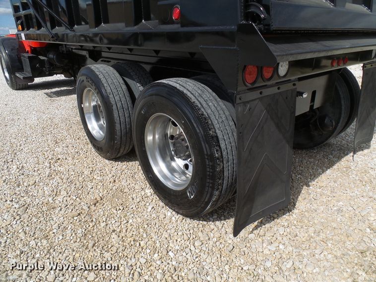 image for item DC2964 2006 Peterbilt 357  dump truck