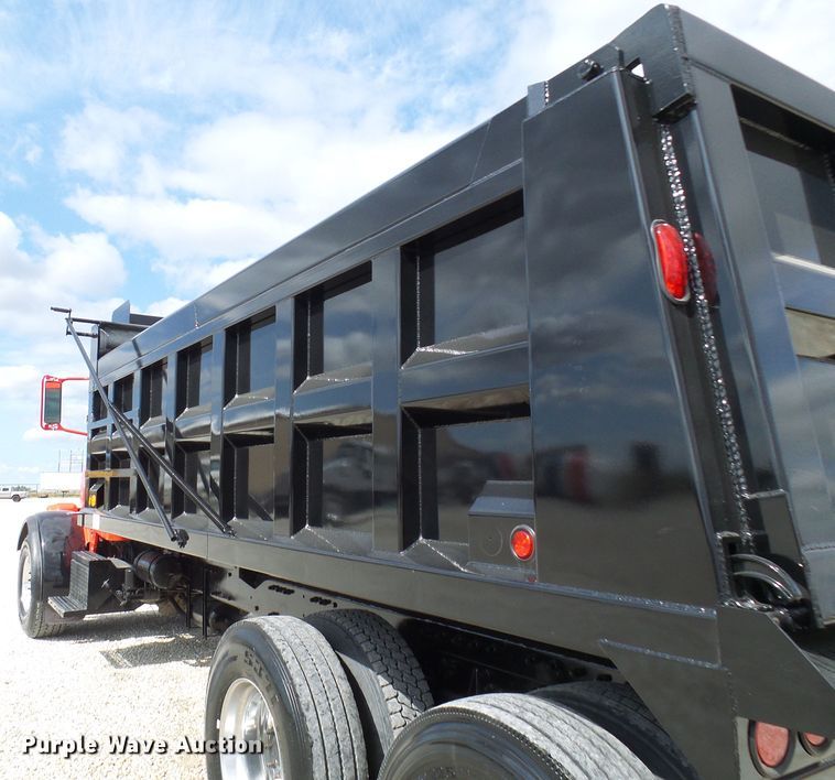 image for item DC2964 2006 Peterbilt 357  dump truck