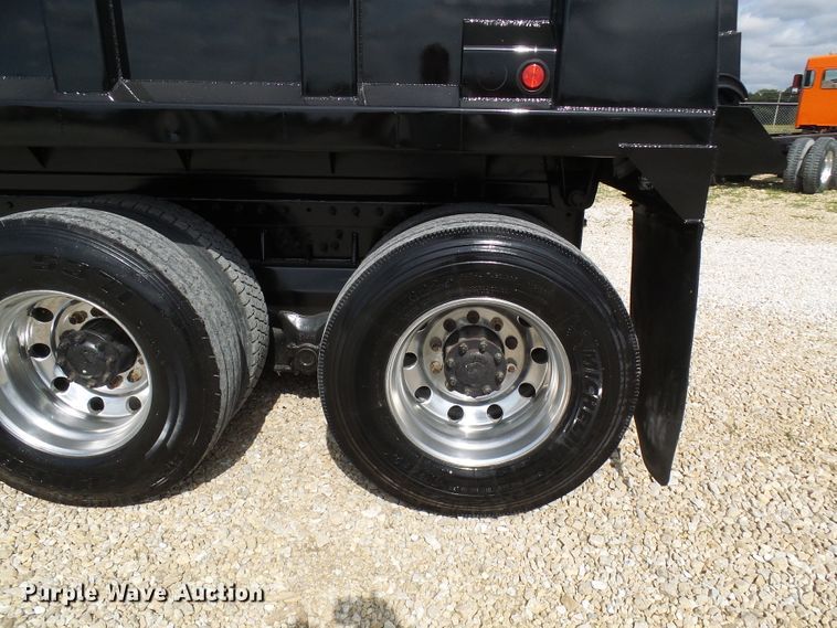 image for item DC2964 2006 Peterbilt 357  dump truck