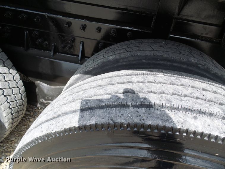 image for item DC2964 2006 Peterbilt 357  dump truck