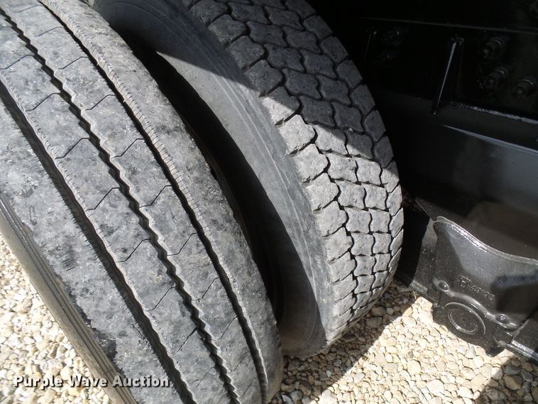 image for item DC2964 2006 Peterbilt 357  dump truck