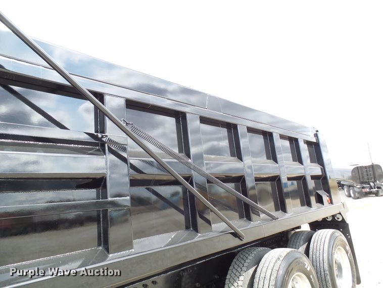 image for item DC2964 2006 Peterbilt 357  dump truck