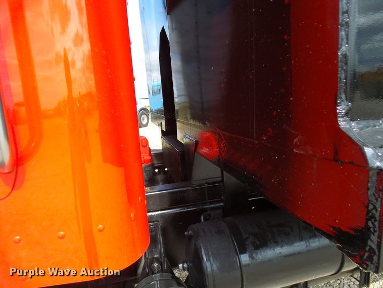 image for item DC2964 2006 Peterbilt 357  dump truck