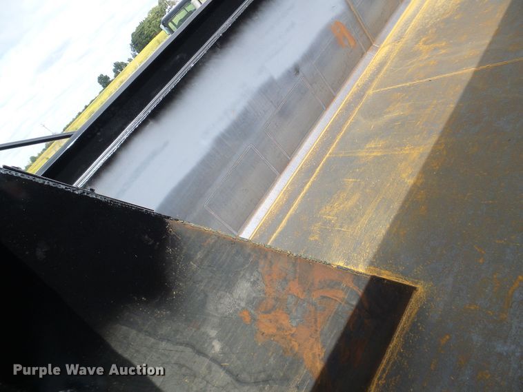 image for item DC2964 2006 Peterbilt 357  dump truck