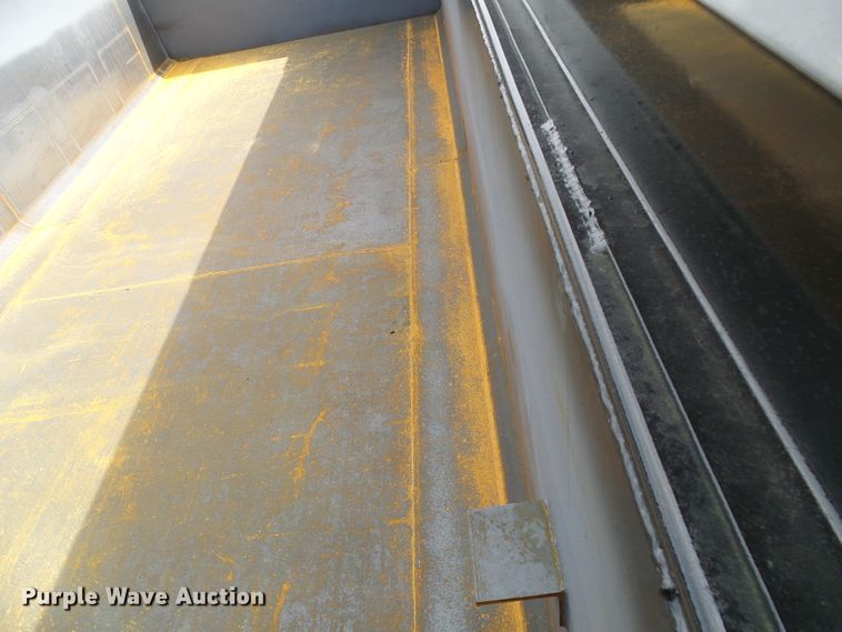 image for item DC2964 2006 Peterbilt 357  dump truck