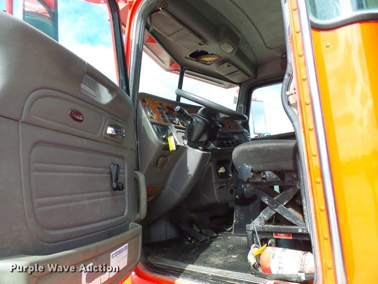 image for item DC2964 2006 Peterbilt 357  dump truck