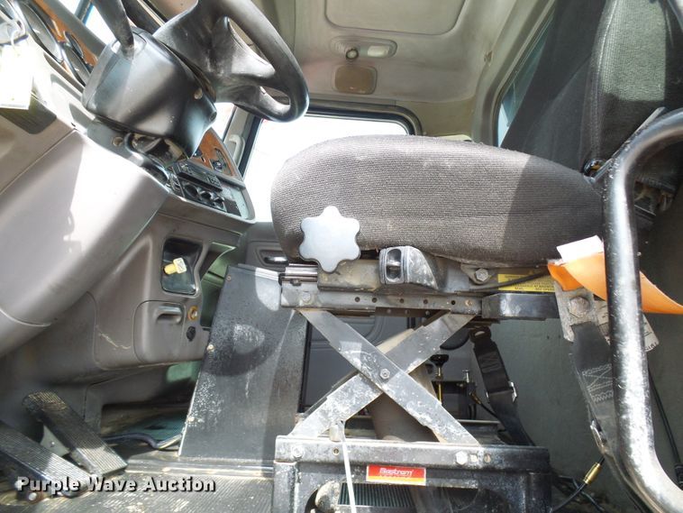 image for item DC2964 2006 Peterbilt 357  dump truck