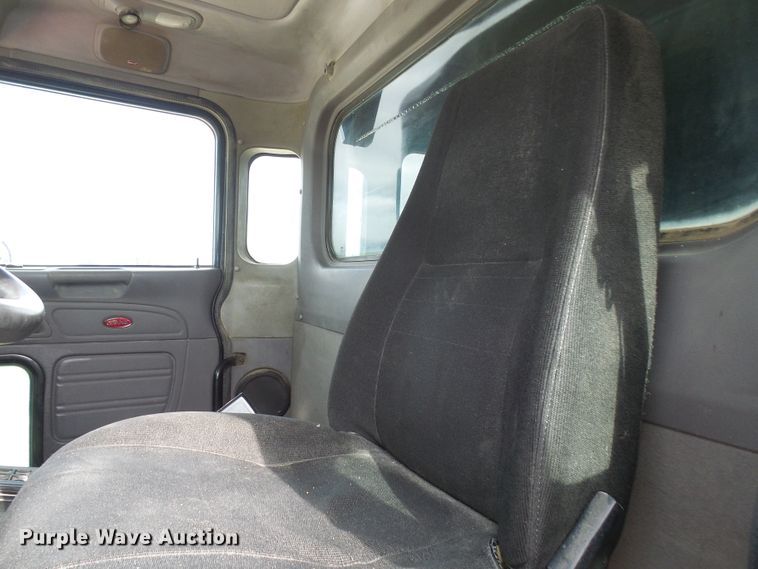 image for item DC2964 2006 Peterbilt 357  dump truck